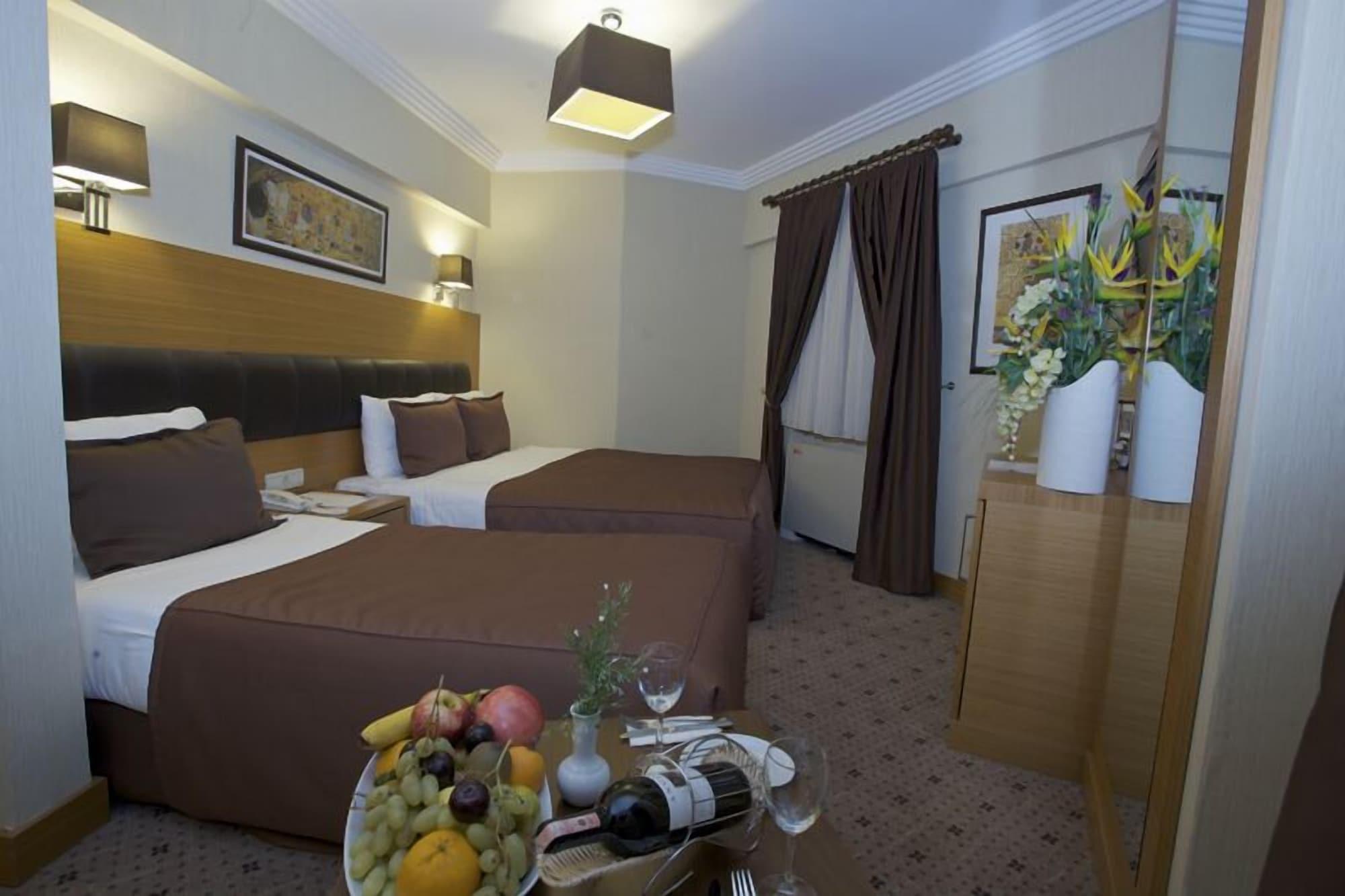 איסטמבול Mirilayon Hotel - Old Town מראה חיצוני תמונה